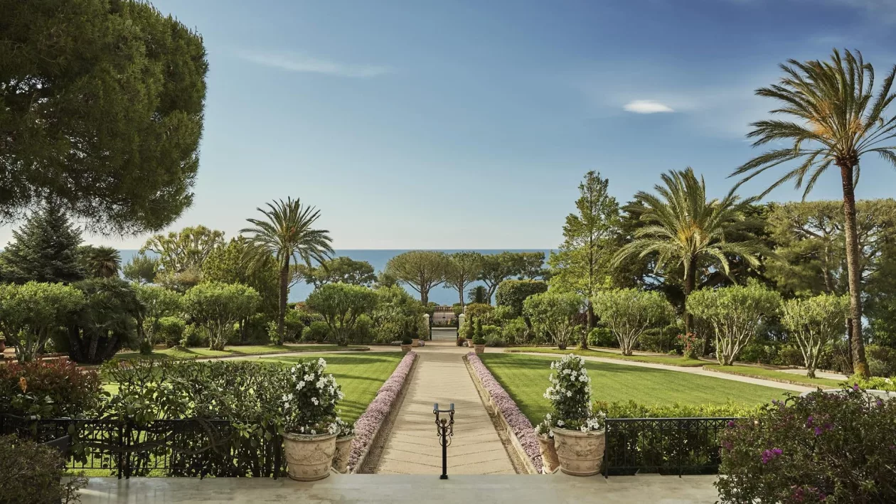 Four Seasons Grand Hôtel du Cap Ferrat Riviera Grandeur by the Sea 08