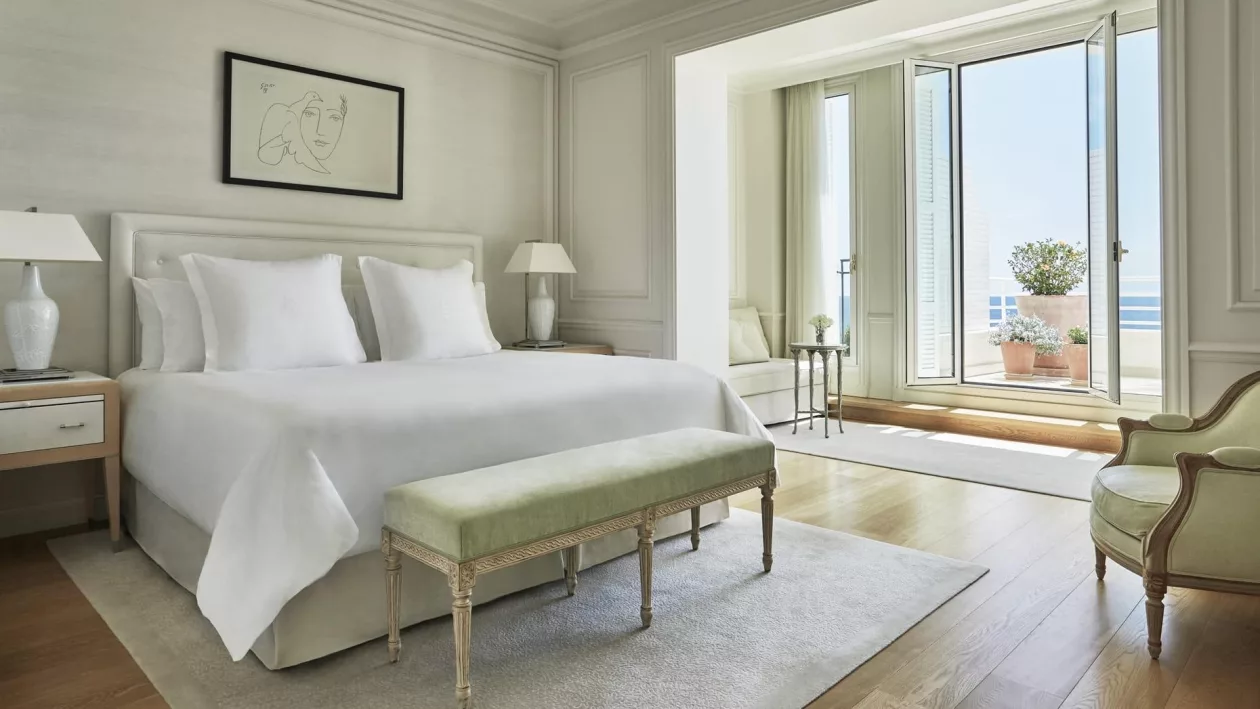 Four Seasons Grand Hôtel du Cap Ferrat Riviera Grandeur by the Sea 03