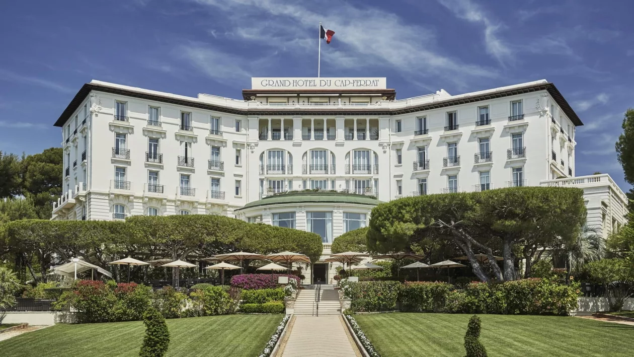 Four Seasons Grand Hôtel du Cap Ferrat Riviera Grandeur by the Sea 07