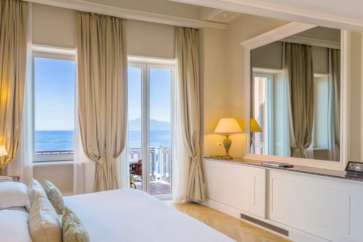 Grand Hotel Excelsior Vittoria Sorrentos Cliffside Icon of Elegance 04