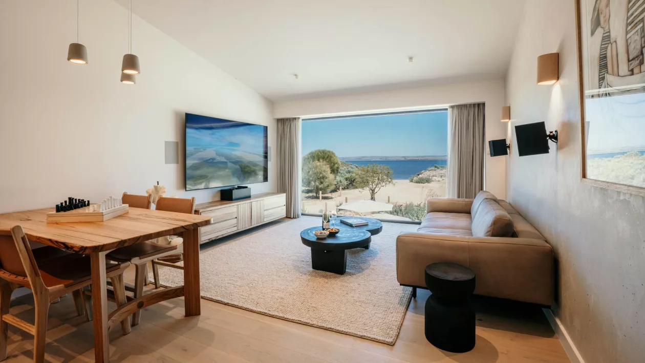 Rumion Louth A Coastal Sanctuary on South Australias Untamed Shores 04