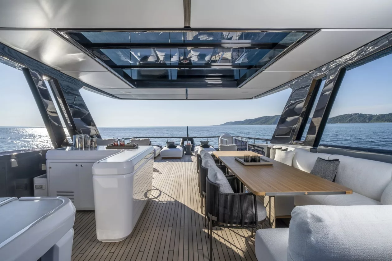 Ferretti Yachts 940 Grandeur Redefined on the Open Sea 08