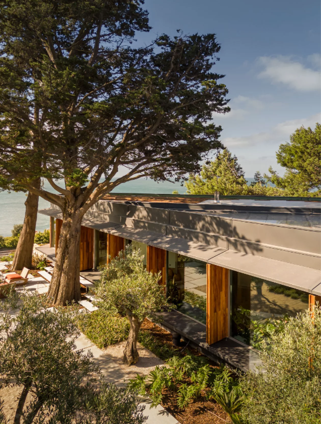 Casa Tejo Modern Living on the Water 07