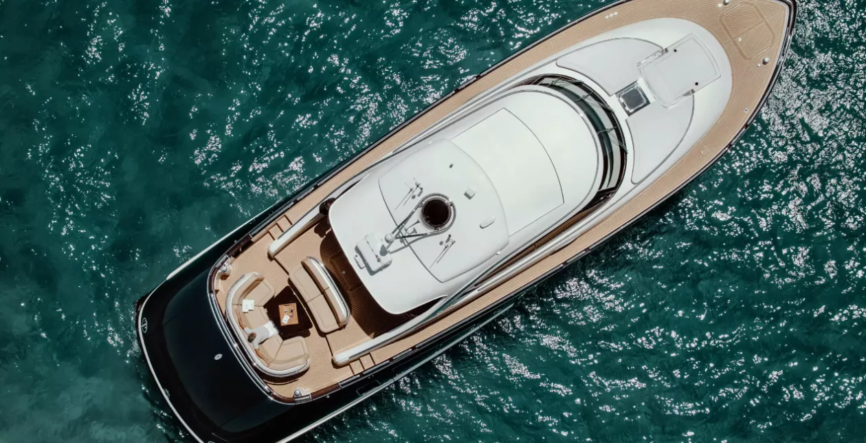 Zeelander 7 A Serene Powerhouse on the Water 05