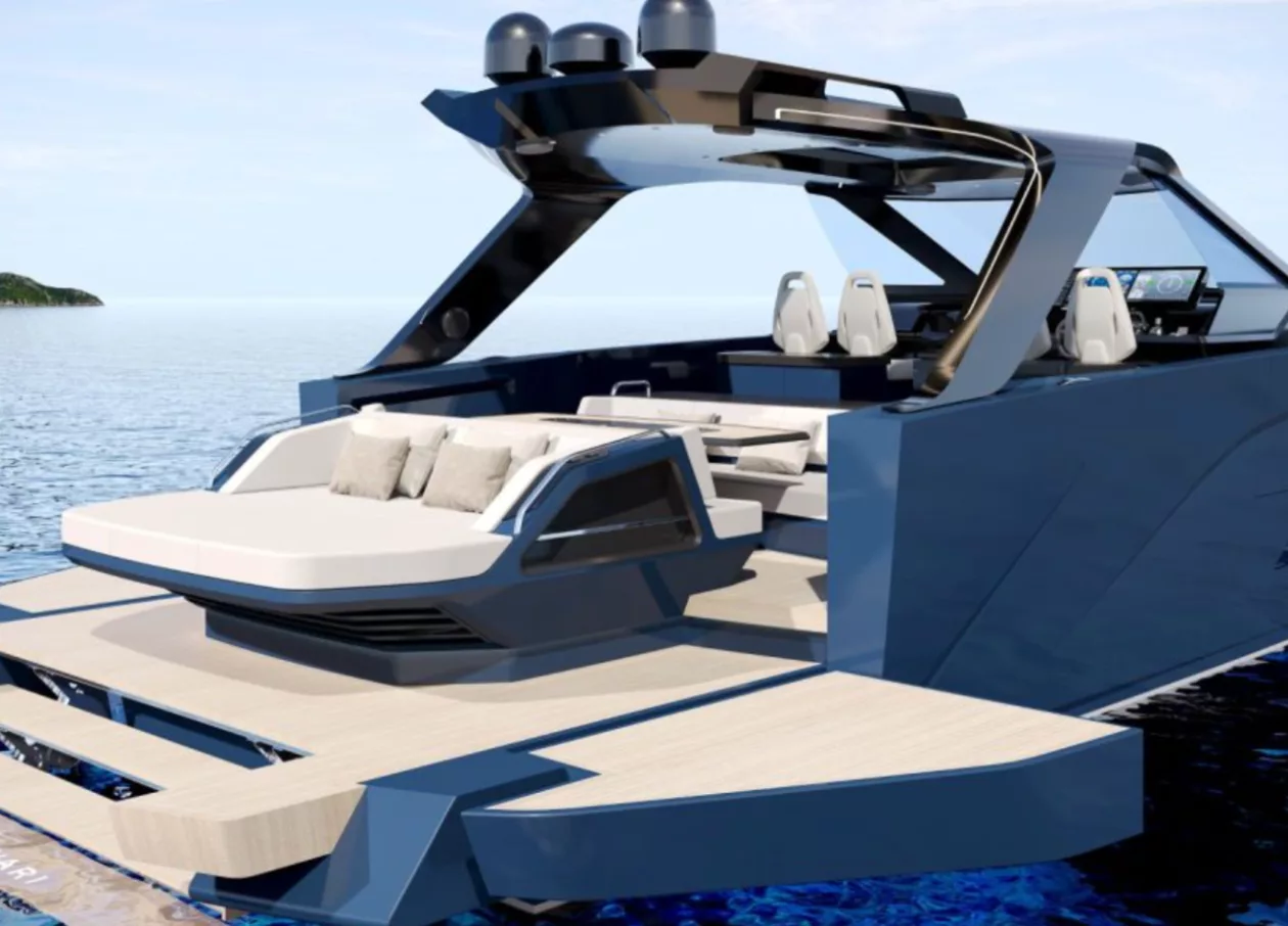 Manari 52 A Sleek Balance of Performance and Luxur Y 01