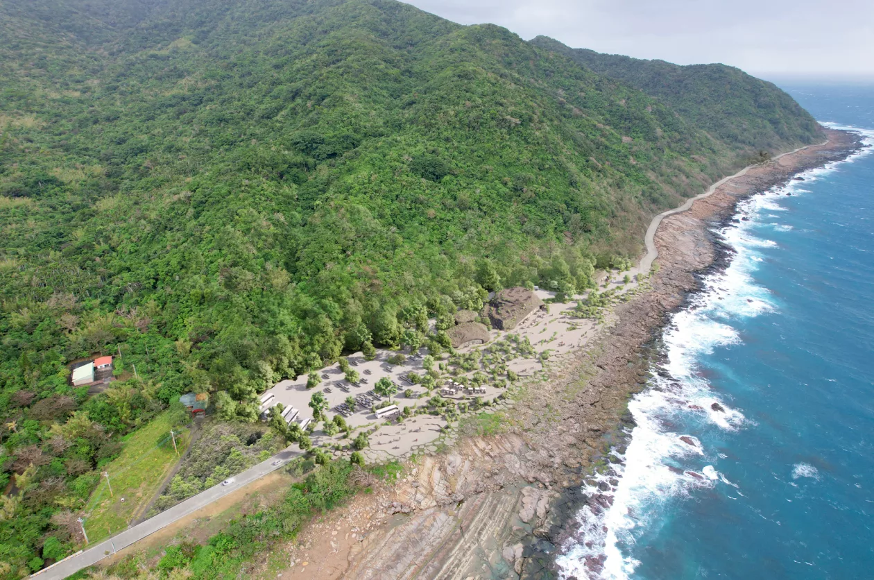 Nature Rocks MVRDVs Rock Inspired Pathways and Pavilion on Taiwans Coast 01
