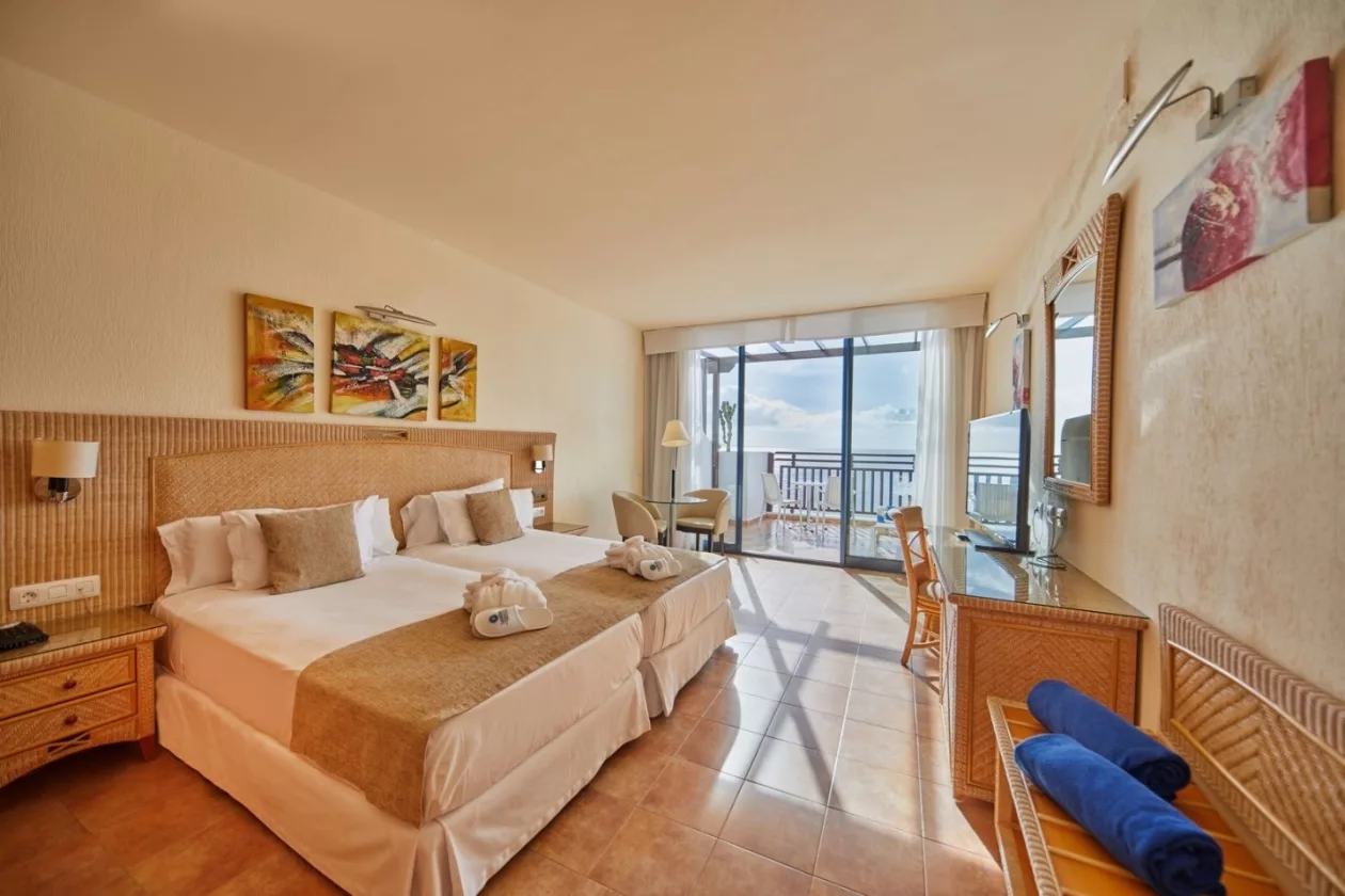 Sandos Papagayo 24 Hour All Inclusive with Coastal Charm 02