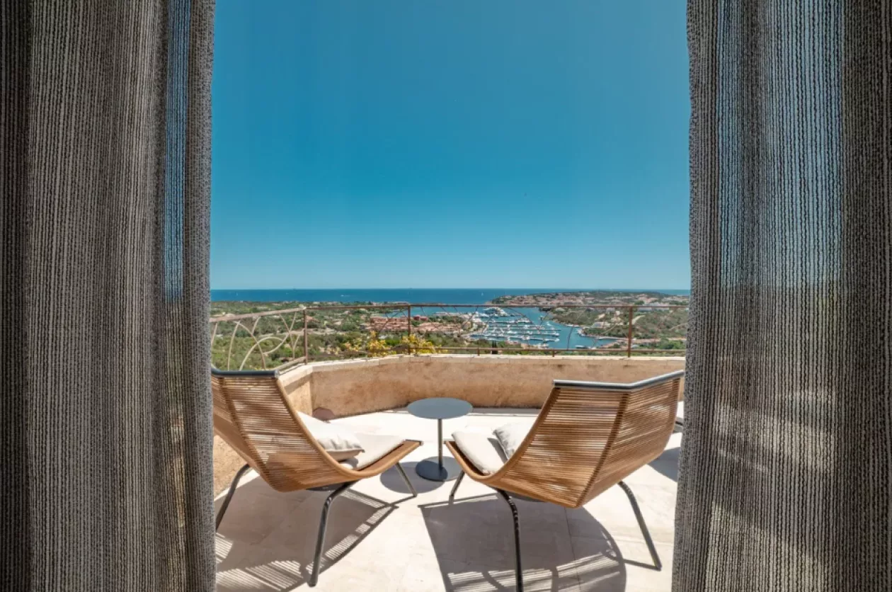 Coastal Living Redefined at La Tiara di Cervo 05