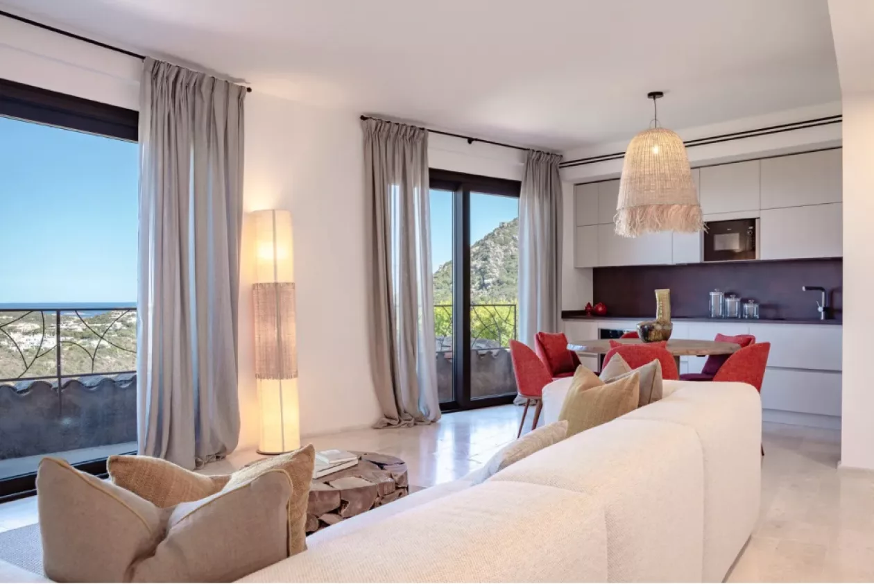 Coastal Living Redefined at La Tiara di Cervo 04