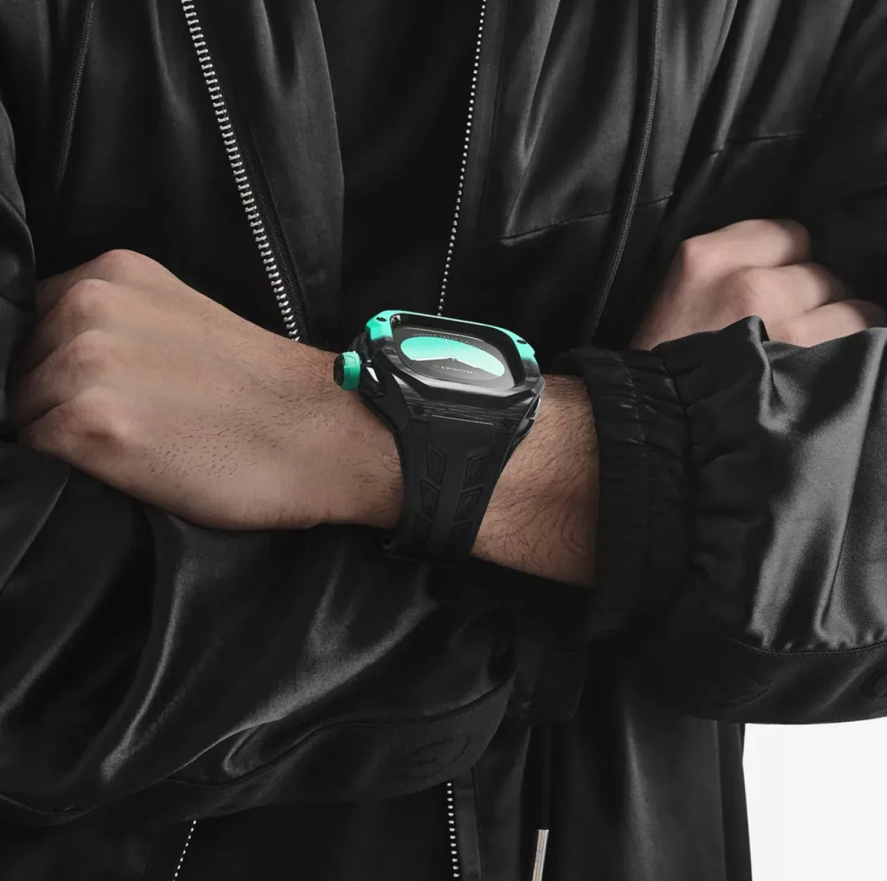Golden Concept x Mansory Exclusive Carbon Apple Watch Case 06