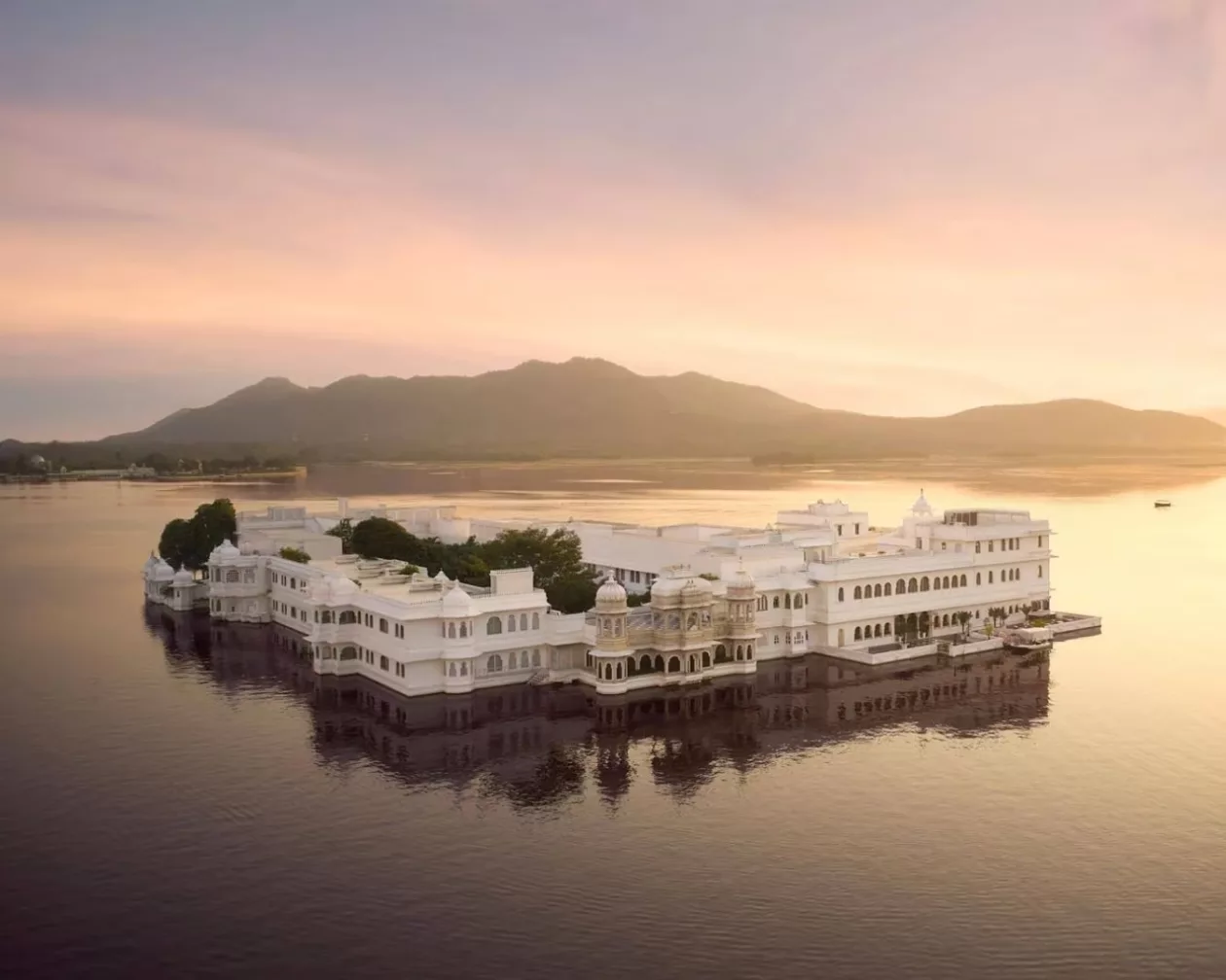 Taj Lake Palace Udaipur Heritage on the Water 01