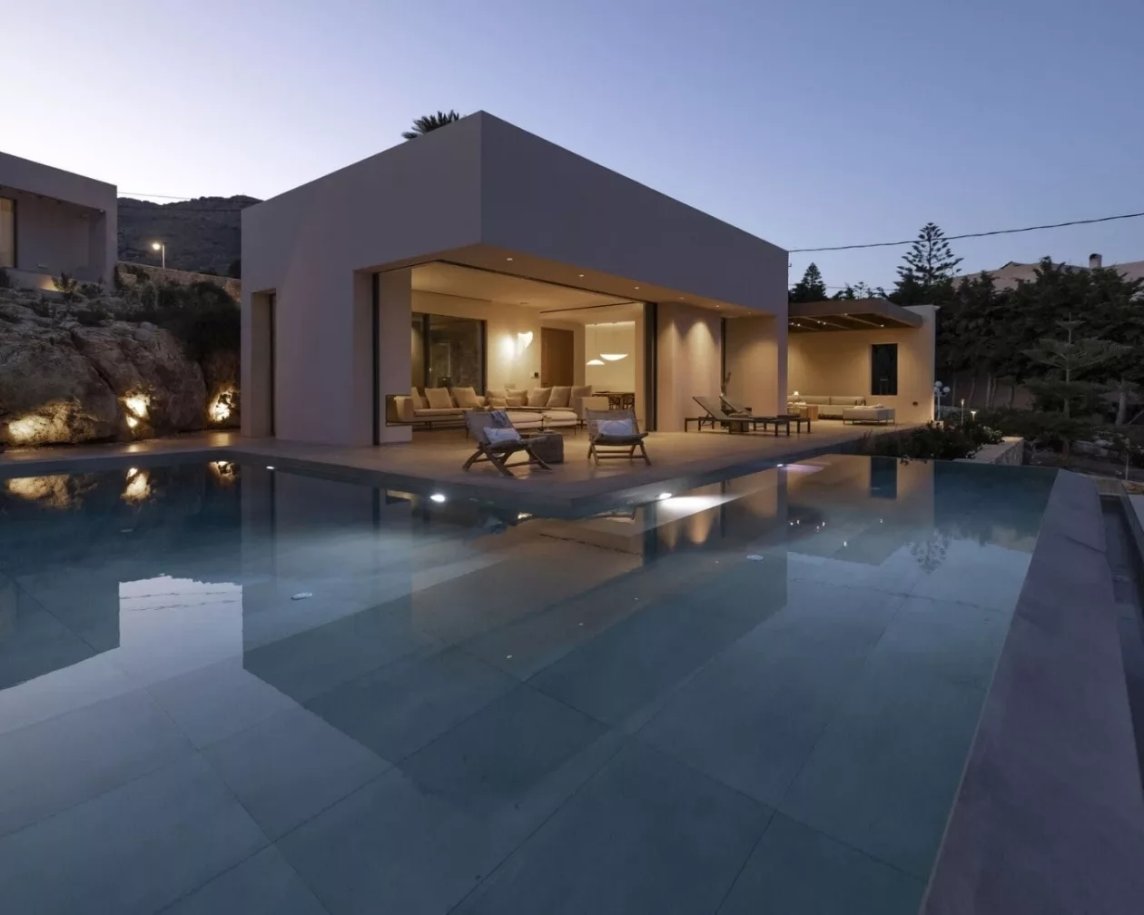Villa Oktana Contemporary Seafront Living in Syros 08