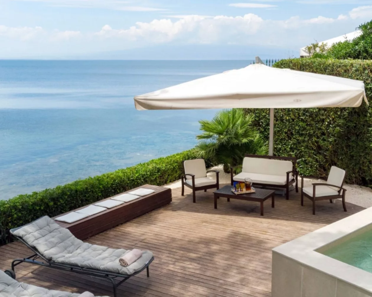 Celeste A Seafront Villa in Brucoli Sicily 02