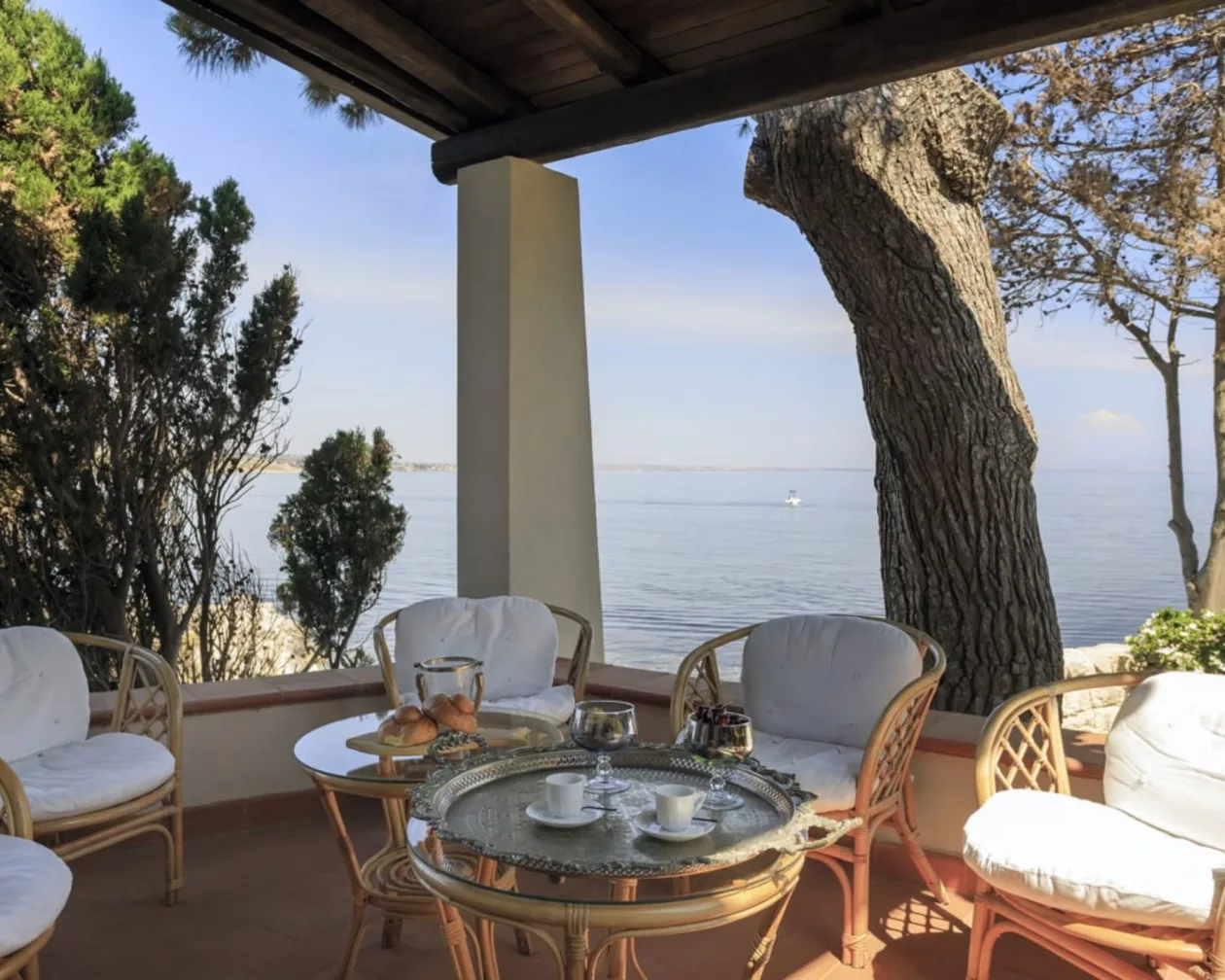 Ammare Seafront Villa in Brucoli Sicily 04