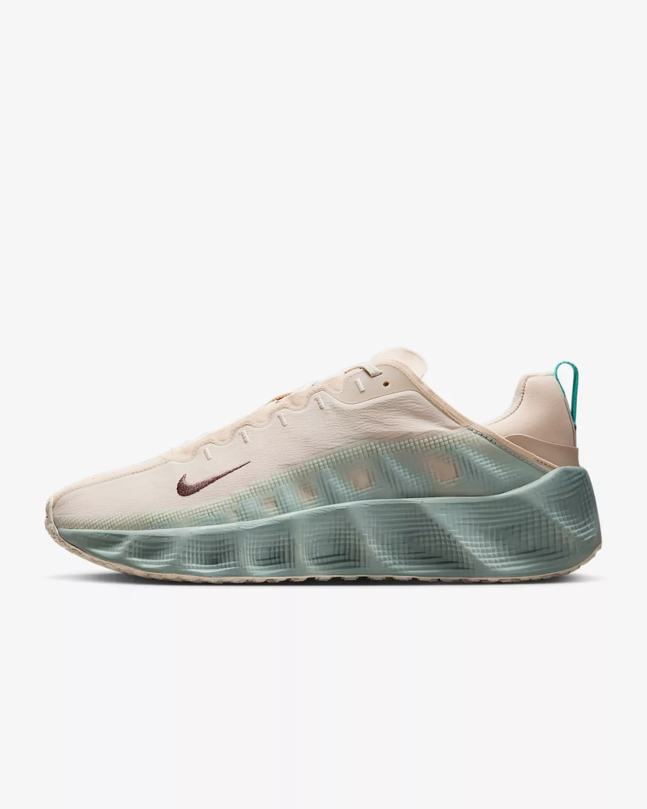 Nike Ava Rover 01