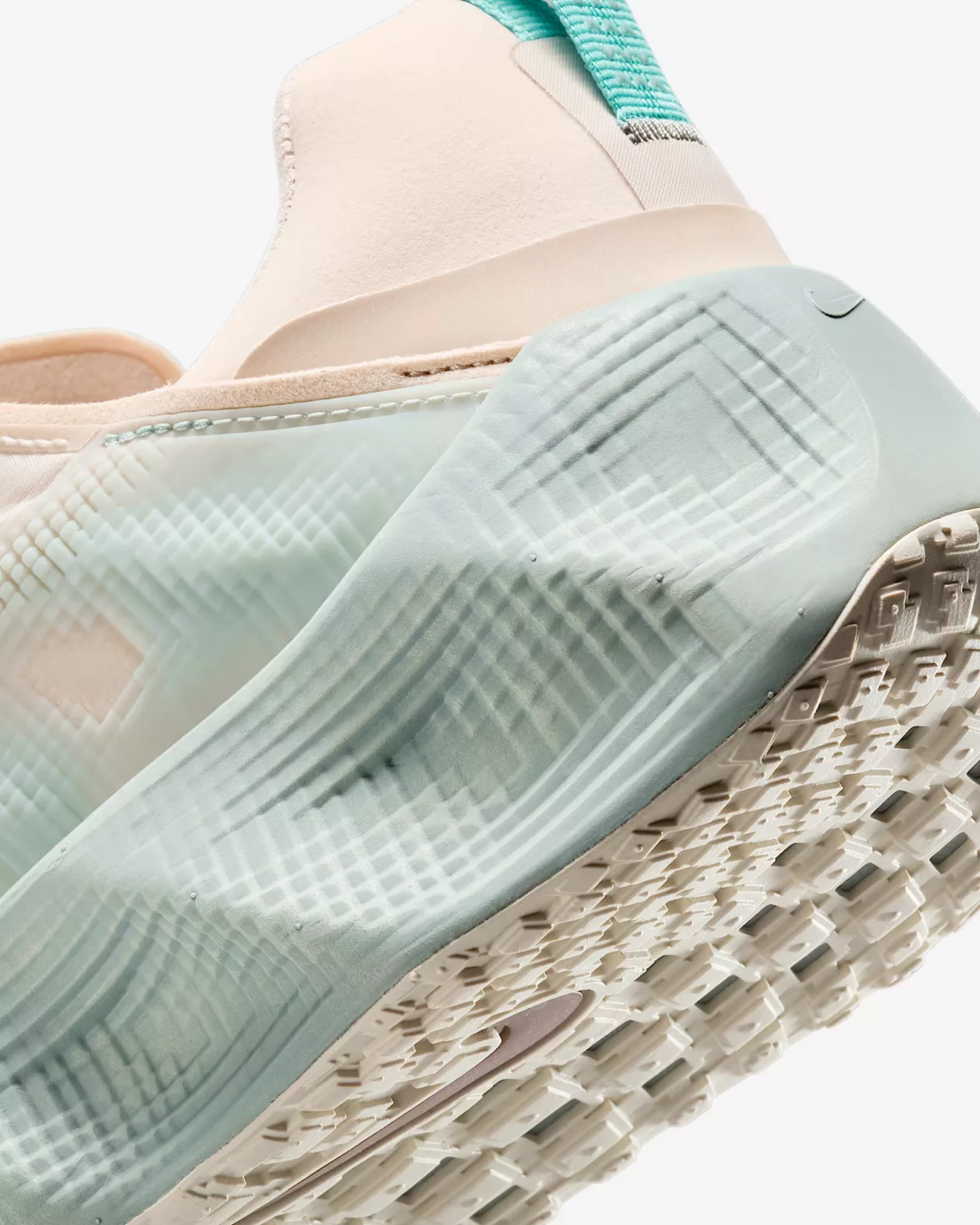 Nike Ava Rover 08