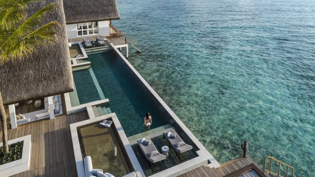 Four Seasons Resort Maldives at Landaa Giraavaru Luxury in Baa Atoll 04