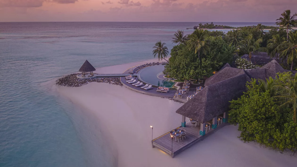 Four Seasons Resort Maldives at Kuda Huraa North Malé Atoll 05