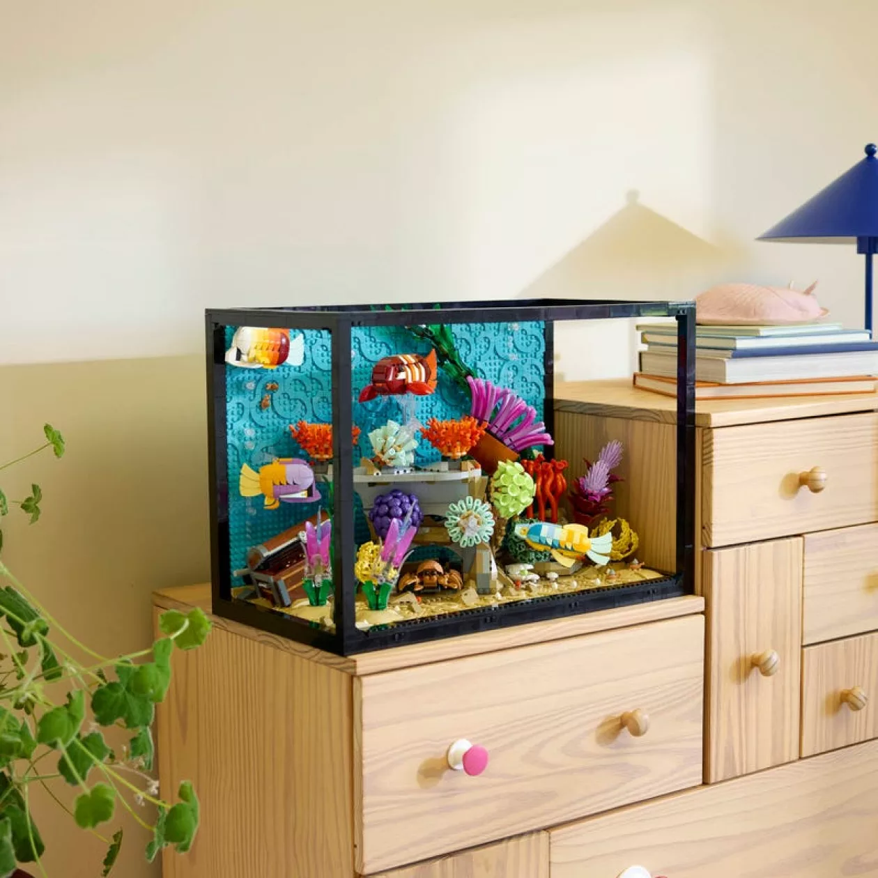 Lego Tropical Aquarium 01