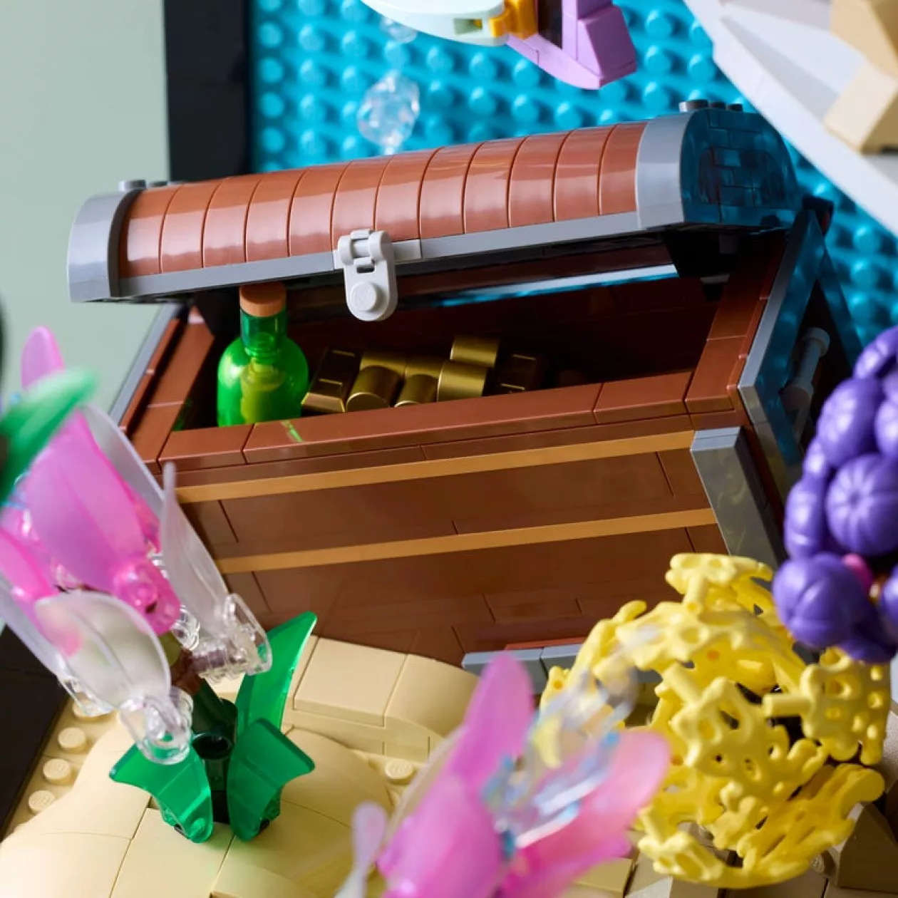 Lego Tropical Aquarium 10