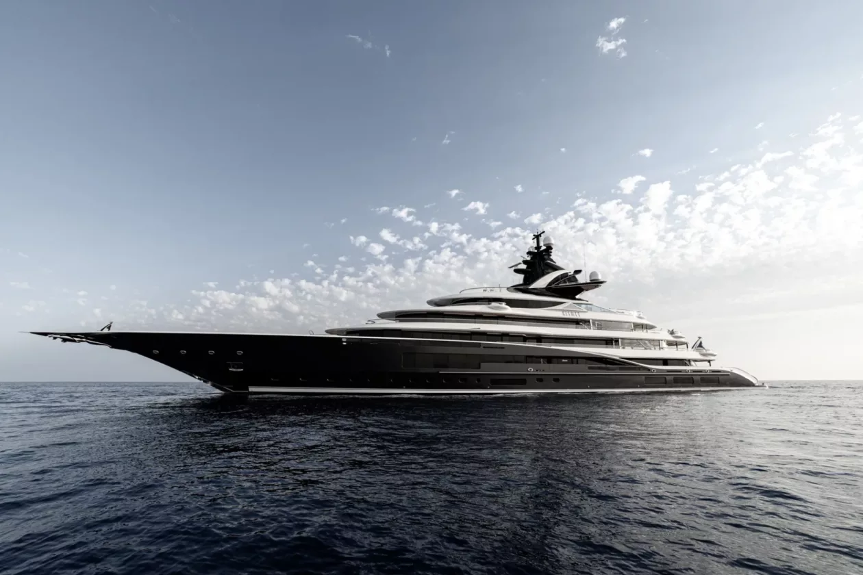 Who owns yacht kismet 2