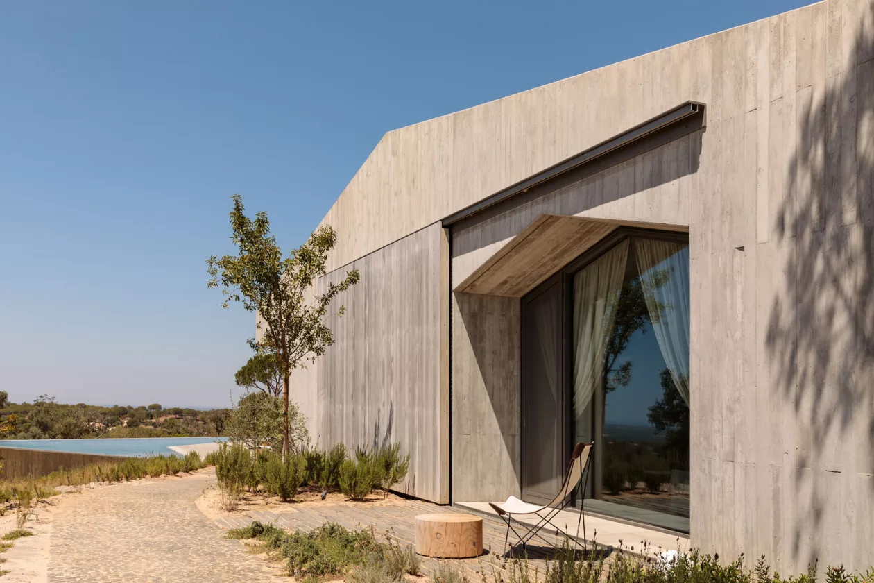 Pa te os Contemporary Calm on Portugals Coast 01