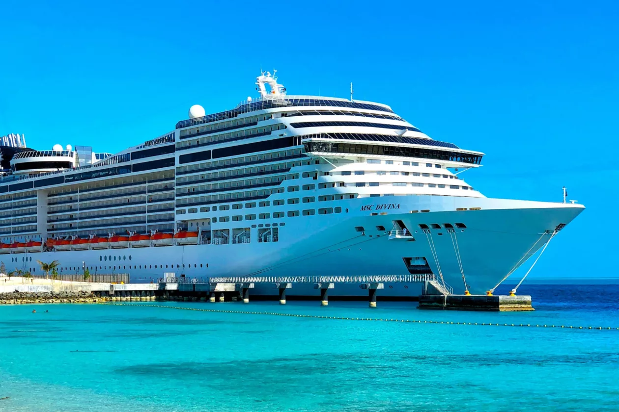 What is the cheapest month to cruise best time by region