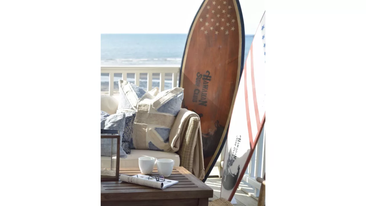 Surfboard Antique A Vintage Oak Statement Piece for Coastal Decor 01