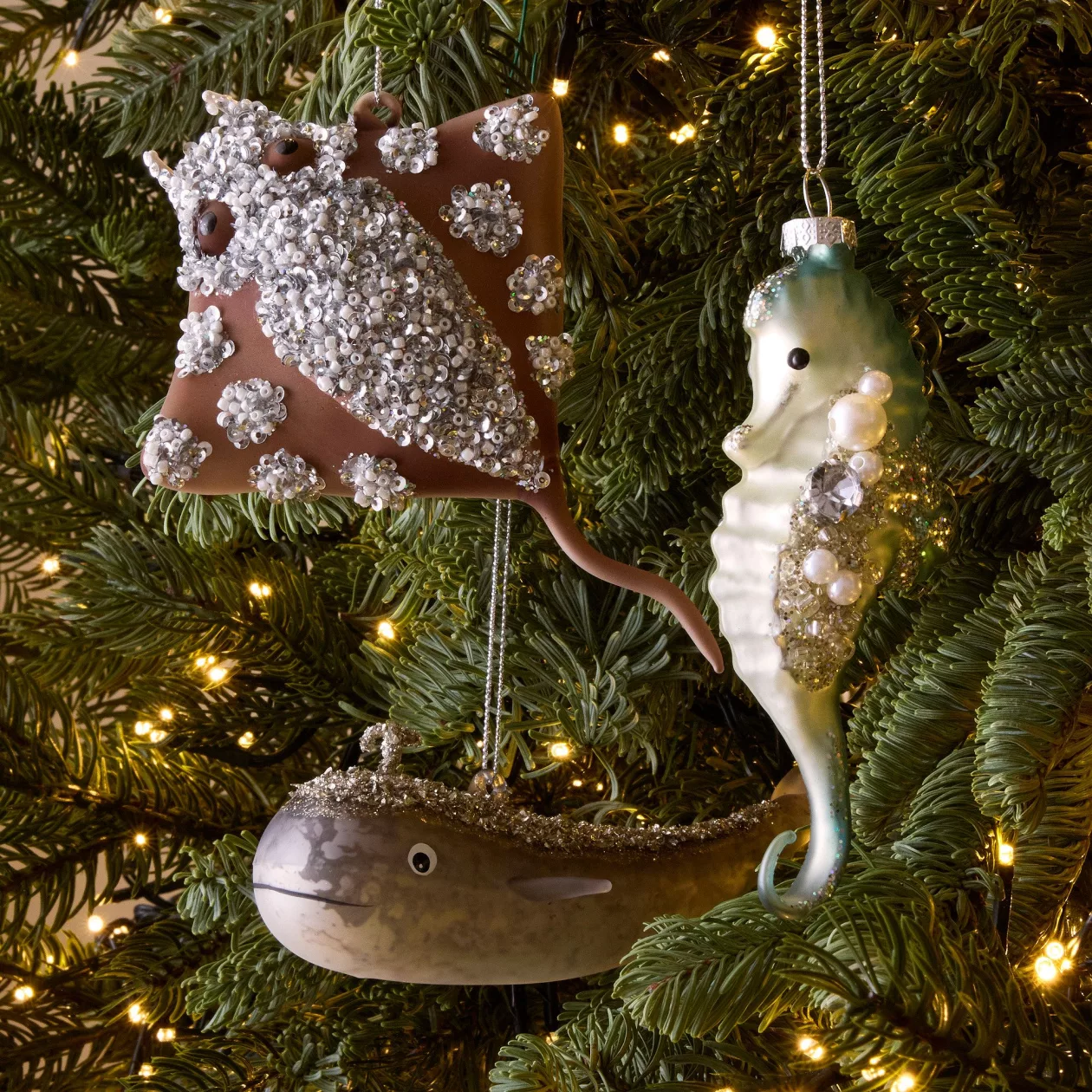 Handcrafted Glass Stingray Ornament Coastal Charm for Holiday Decor 02