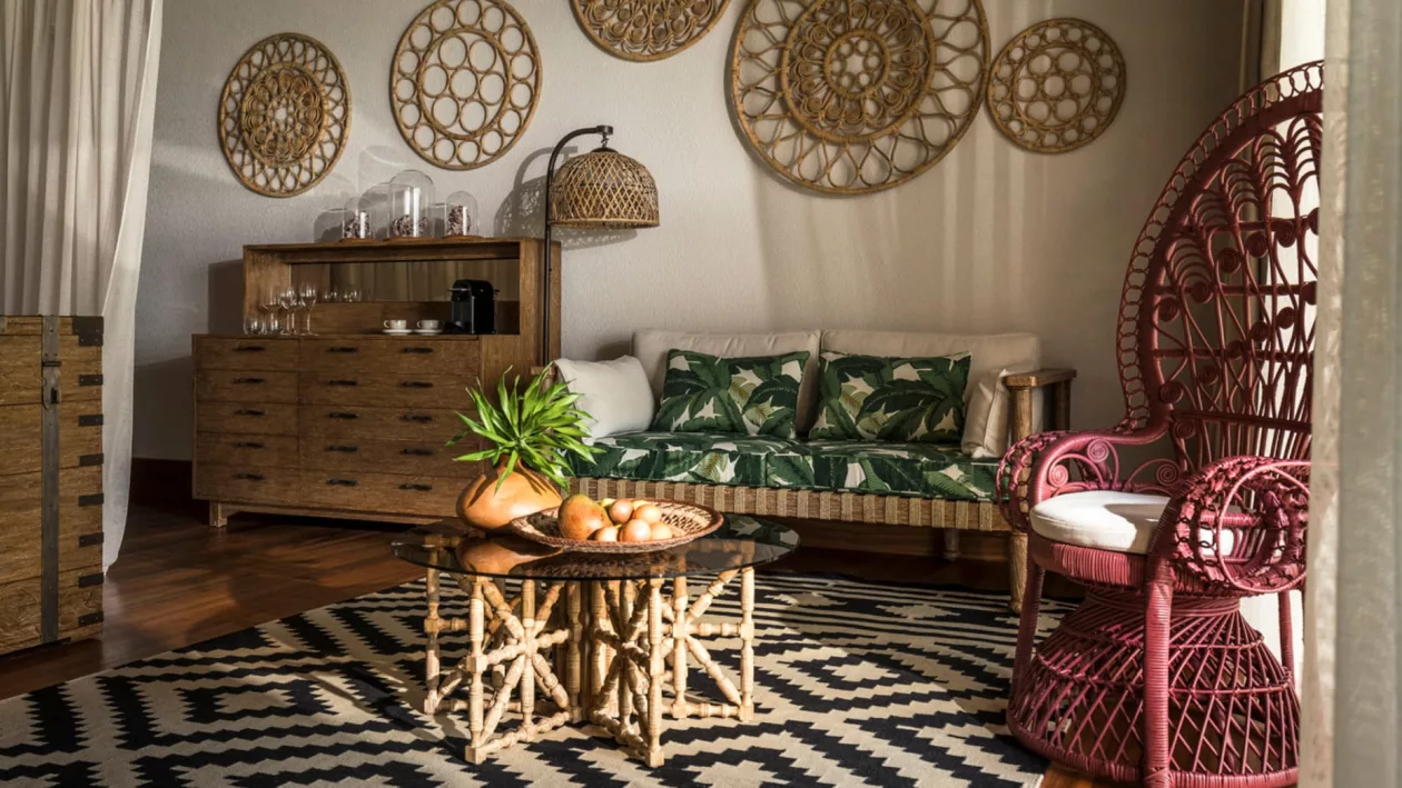 07 THE DESROCHES SUITE