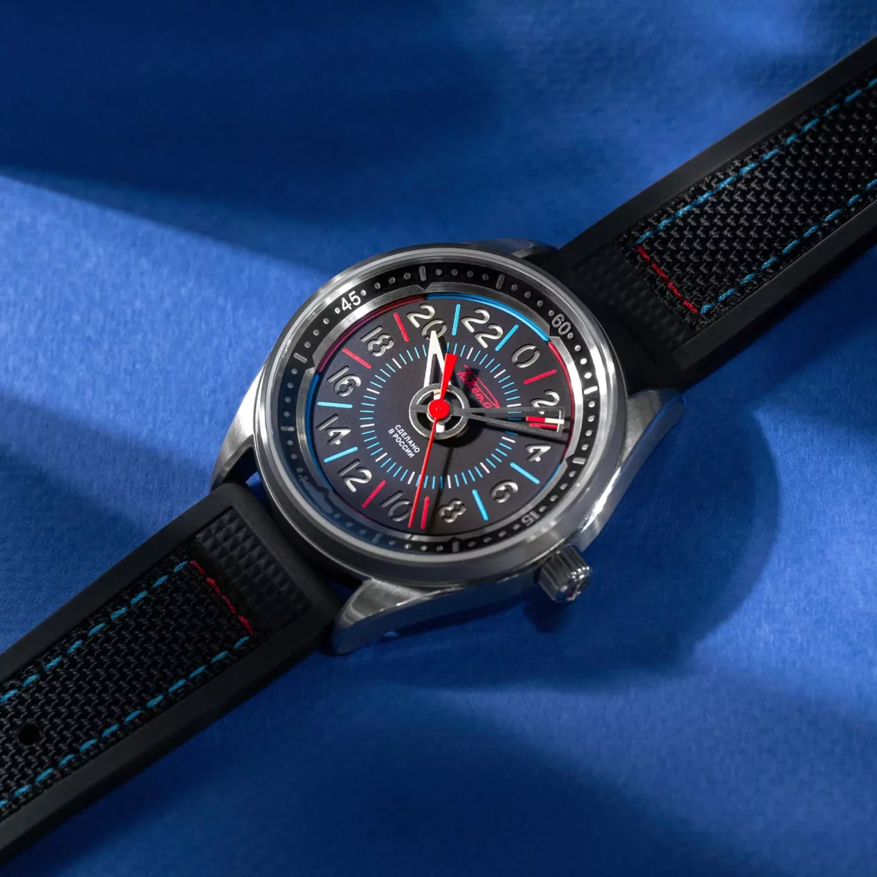 01 RAKETA PODVODNIK THE ULTIMATE 24 HOUR SUBMARINER S WATCH