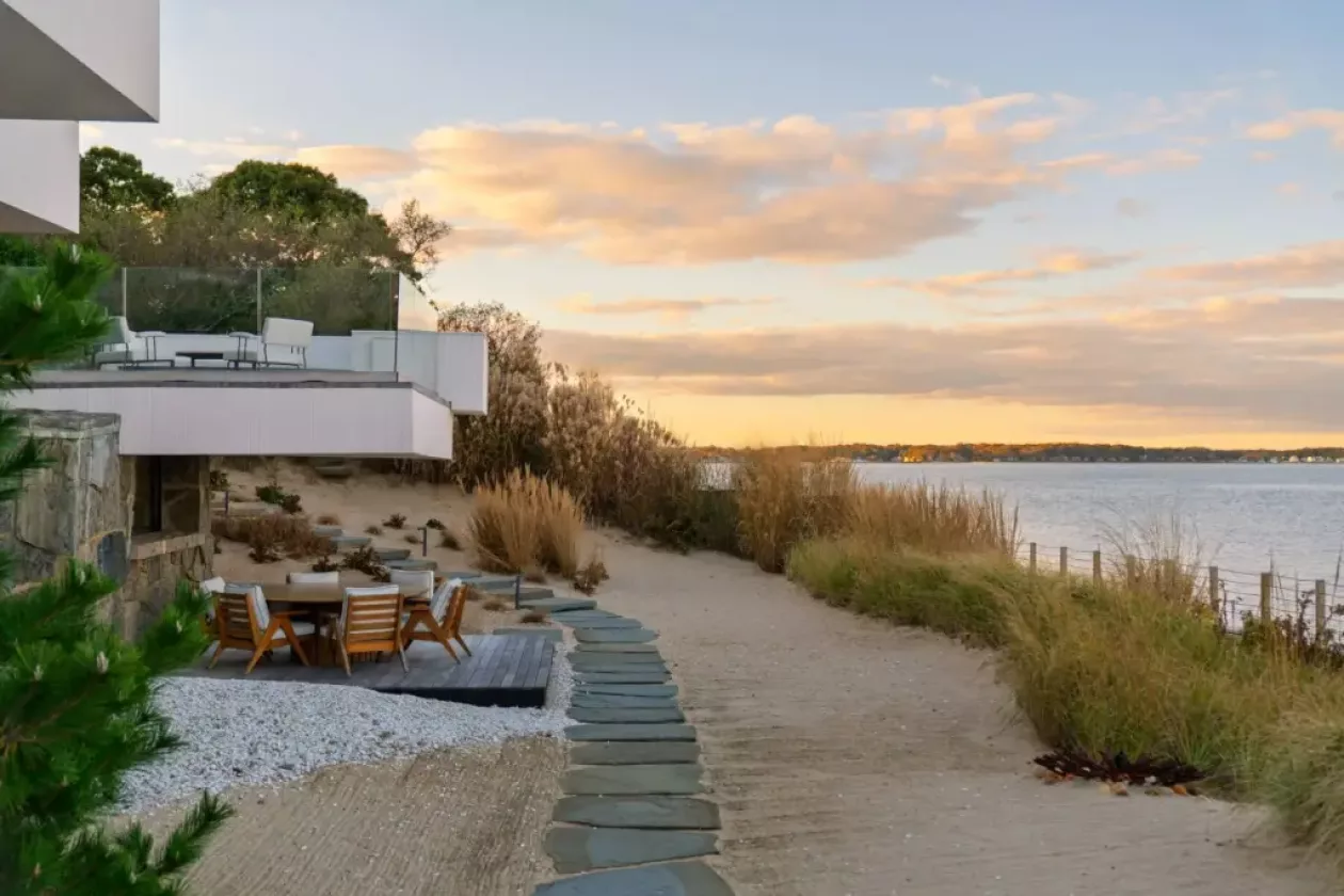 08 THE JAFFE HOUSE A MODERNIST HEIRLOOM ON SHELTER ISLAND