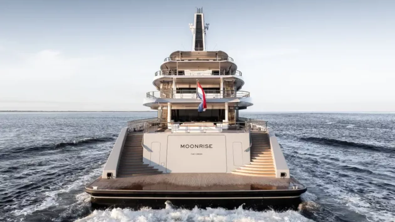 2 FEADSHIP MOONRISE