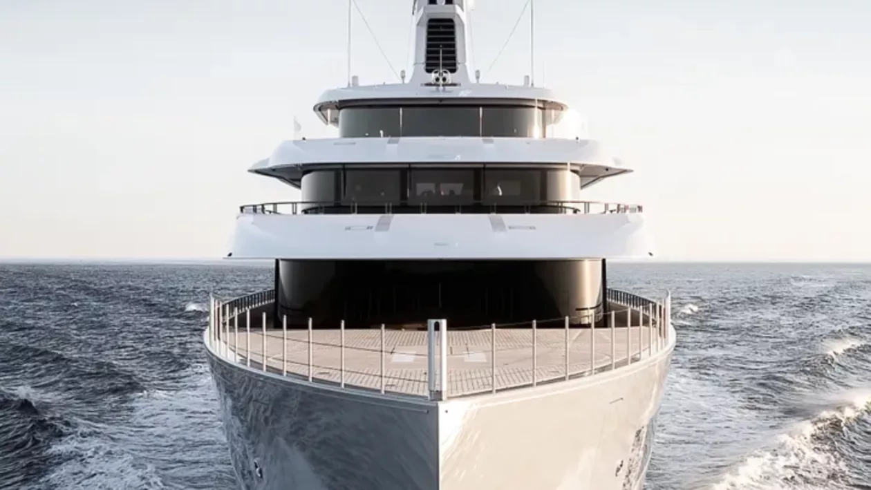 3 FEADSHIP MOONRISE