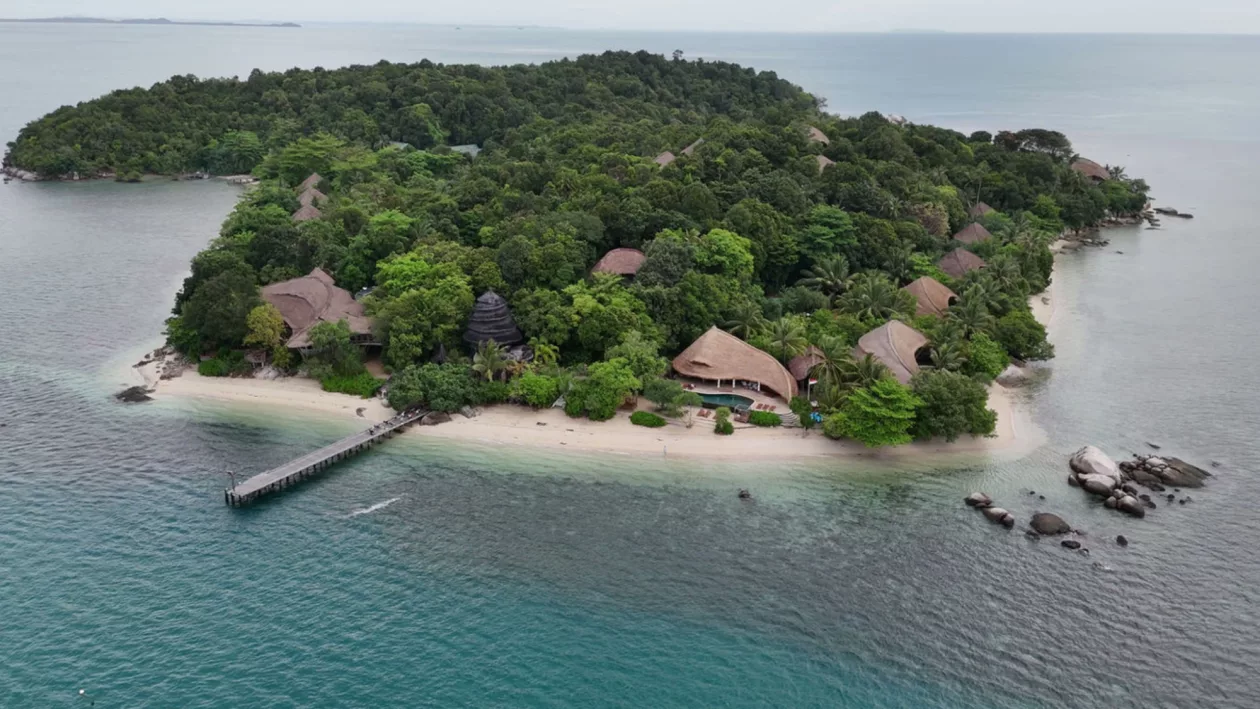 2 CEMPEDAK PRIVATE ISLAND