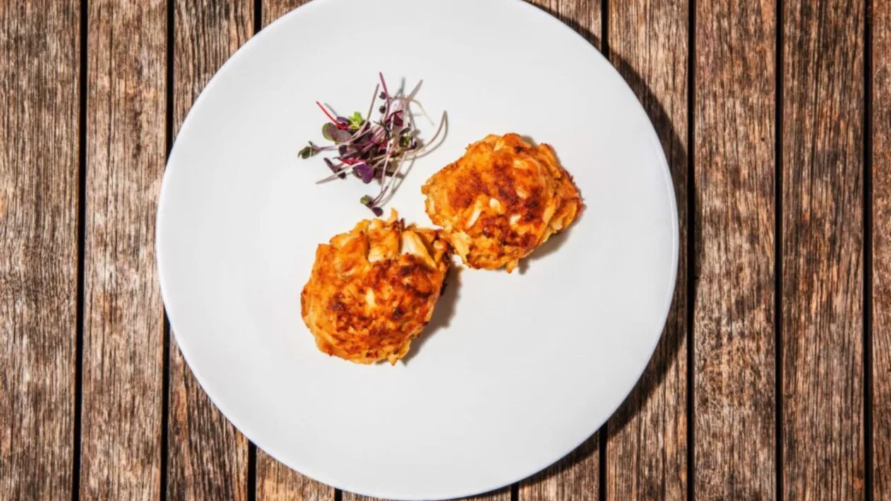 3 HUDSON S ON THE DOCKS