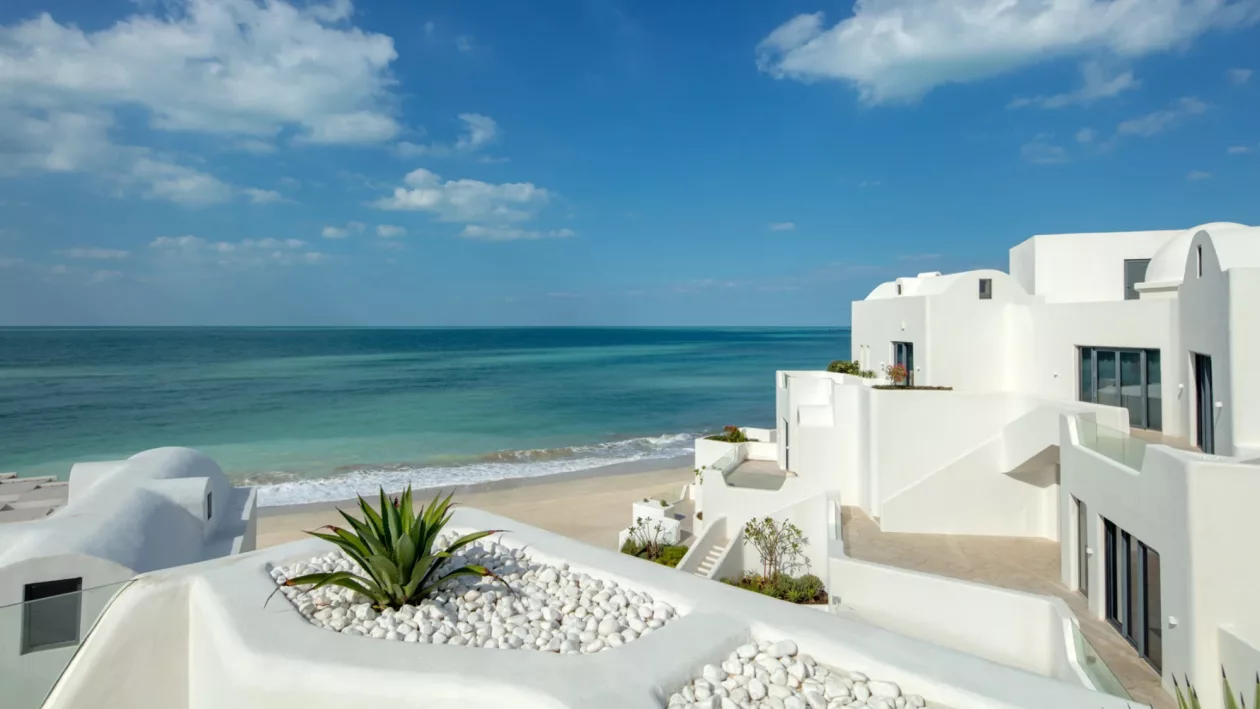 1 ANANTARA SANTORINI ABU DHABI