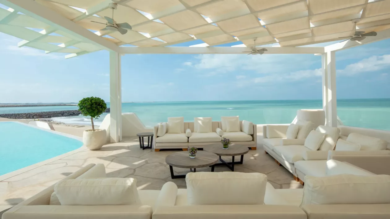 3 ANANTARA SANTORINI ABU DHABI