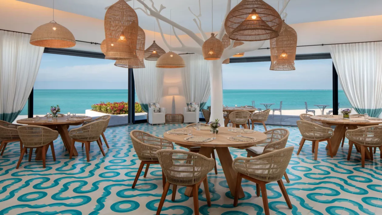 5 ANANTARA SANTORINI ABU DHABI