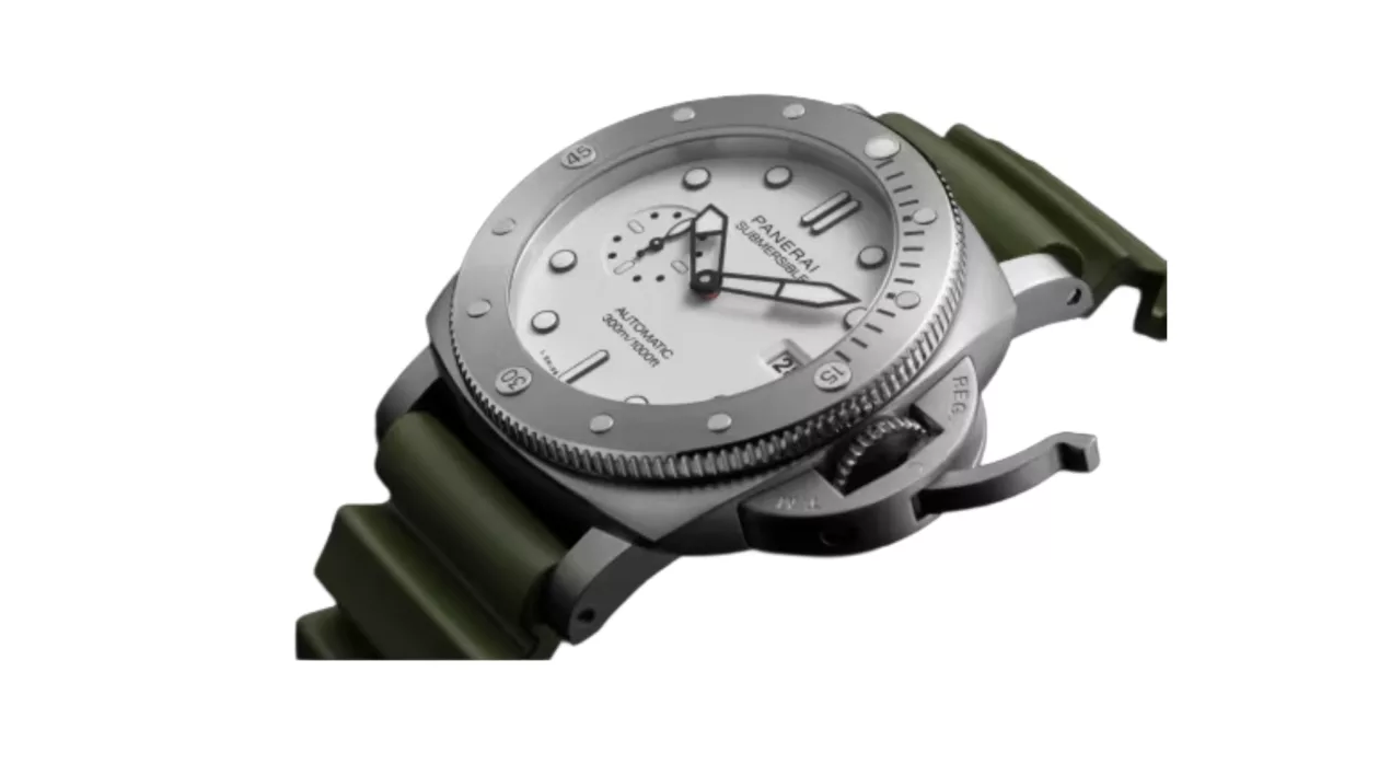 4 Panerai Submersible Quaranta Quattro