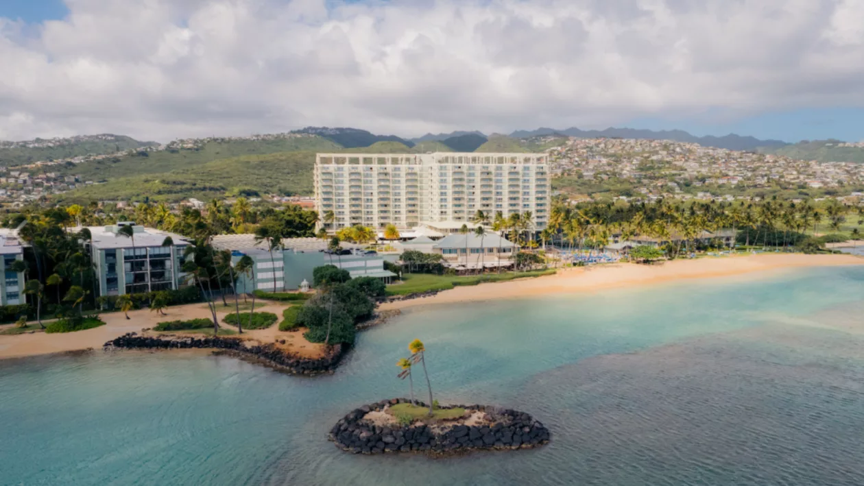 2 THE KAHALA HOTEL RESORT