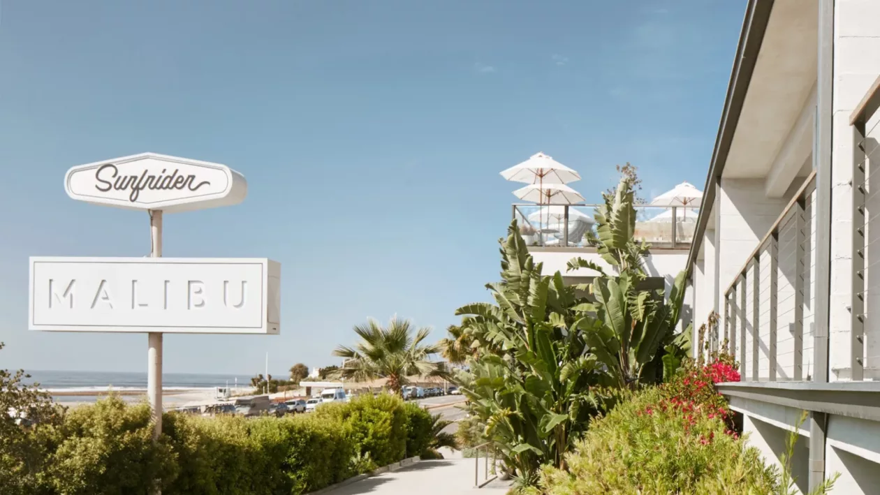 2 THE SURFRIDER MALIBU