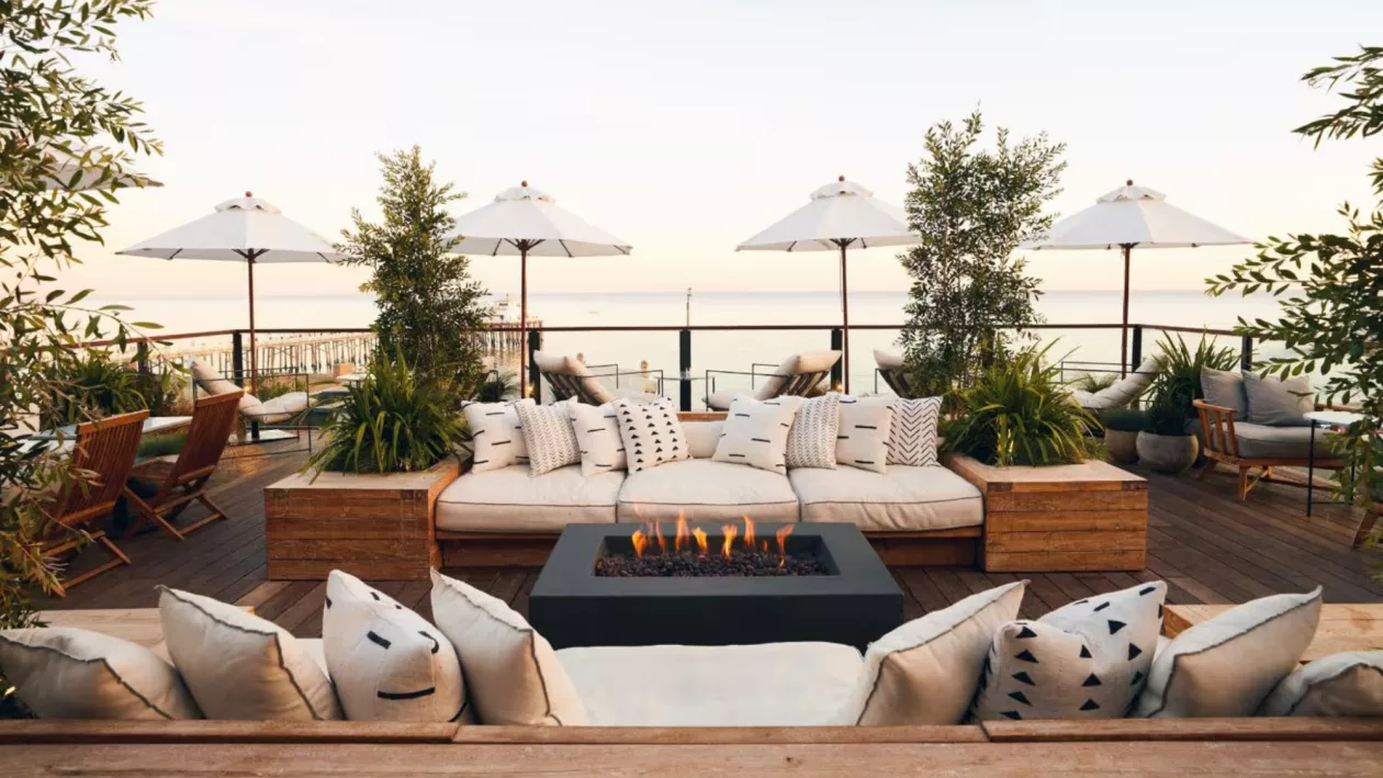 6 THE SURFRIDER MALIBU