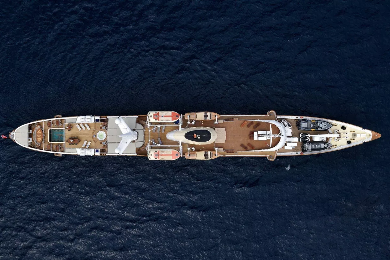 Christina yacht02