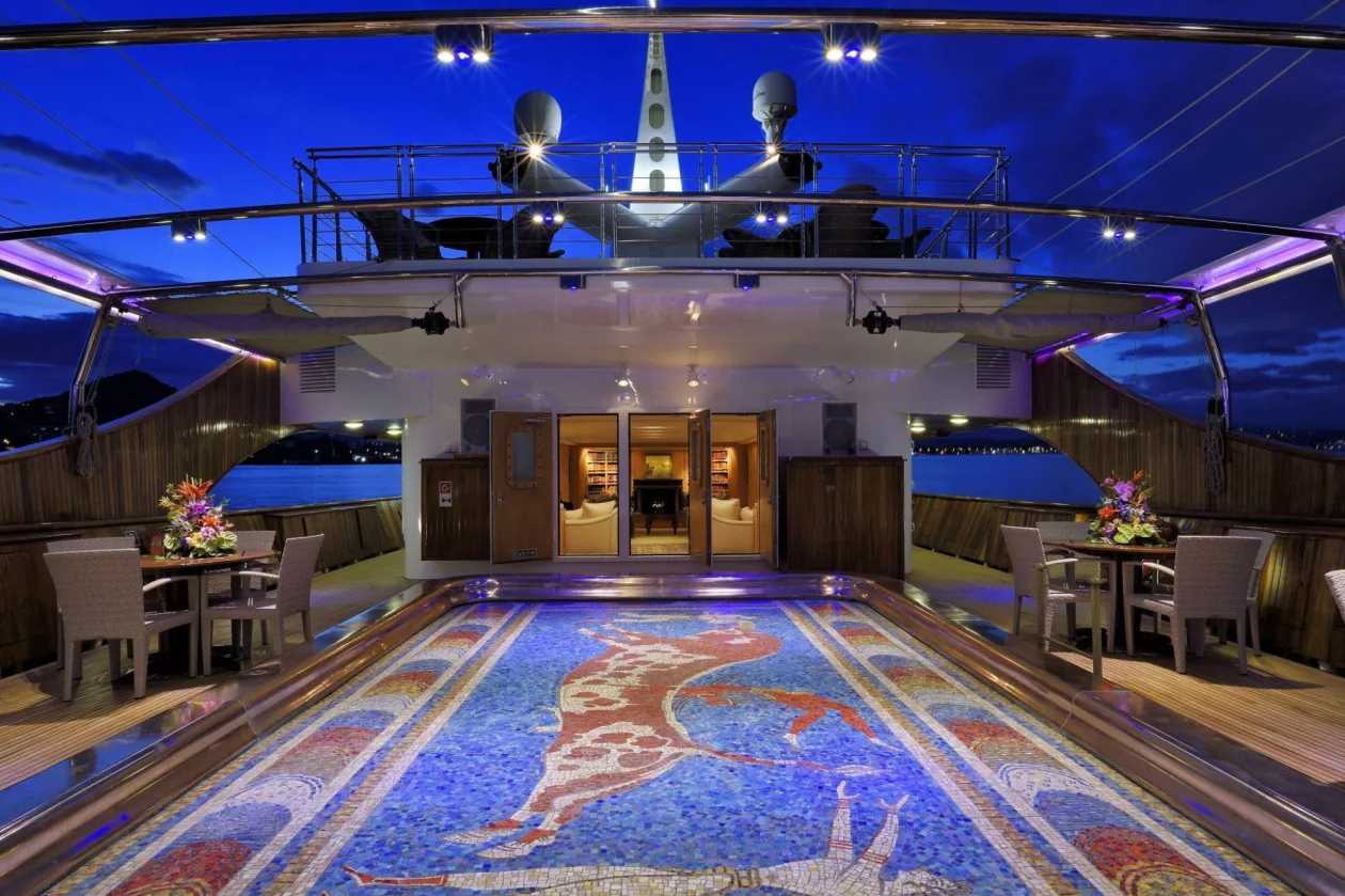 Christina yacht05