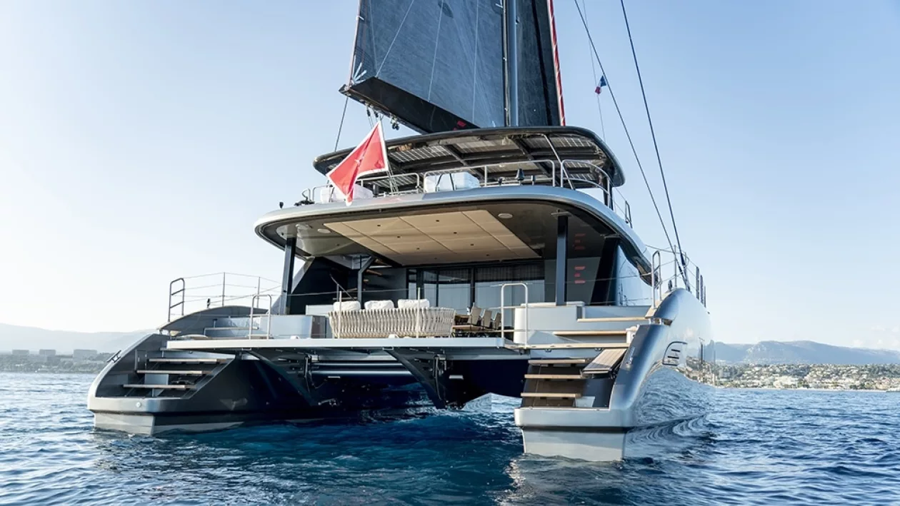 E catamaran03