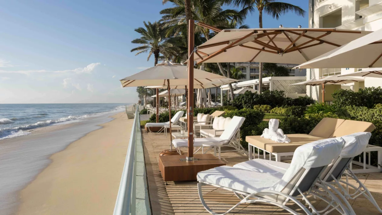 3 Eau Palm Beach Resort Spa