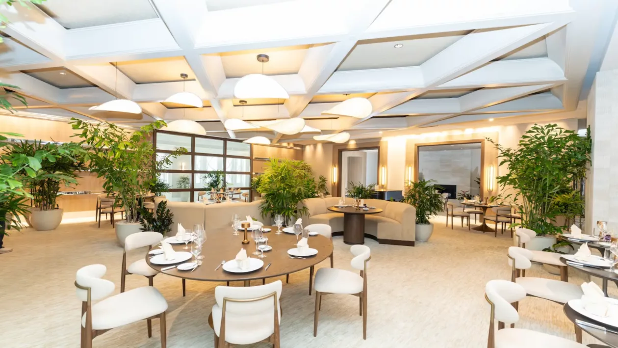 5 Eau Palm Beach Resort Spa