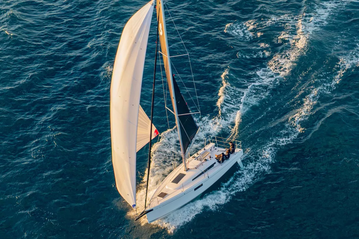 1 BENETEAU First 30
