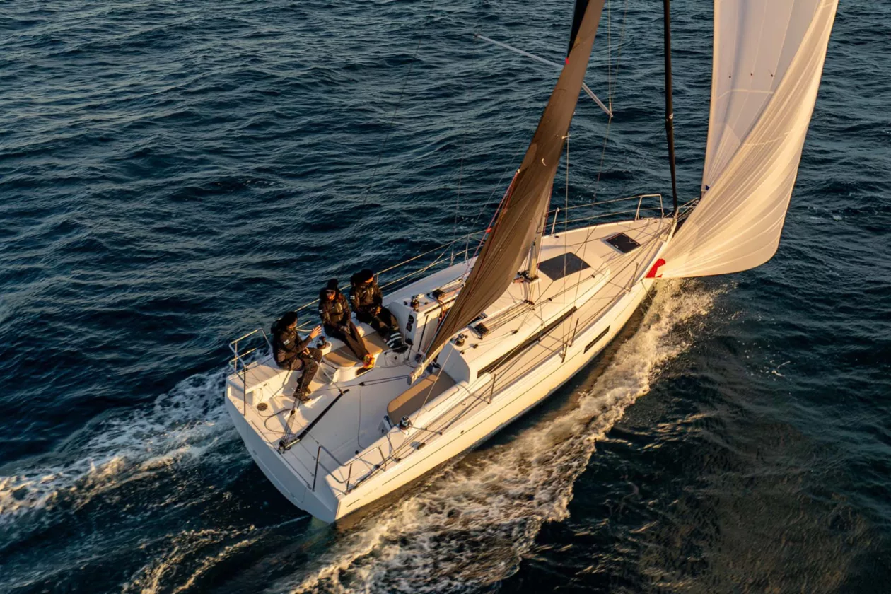2 BENETEAU First 30